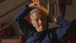 雞公仔，尾彎彎 剧照4